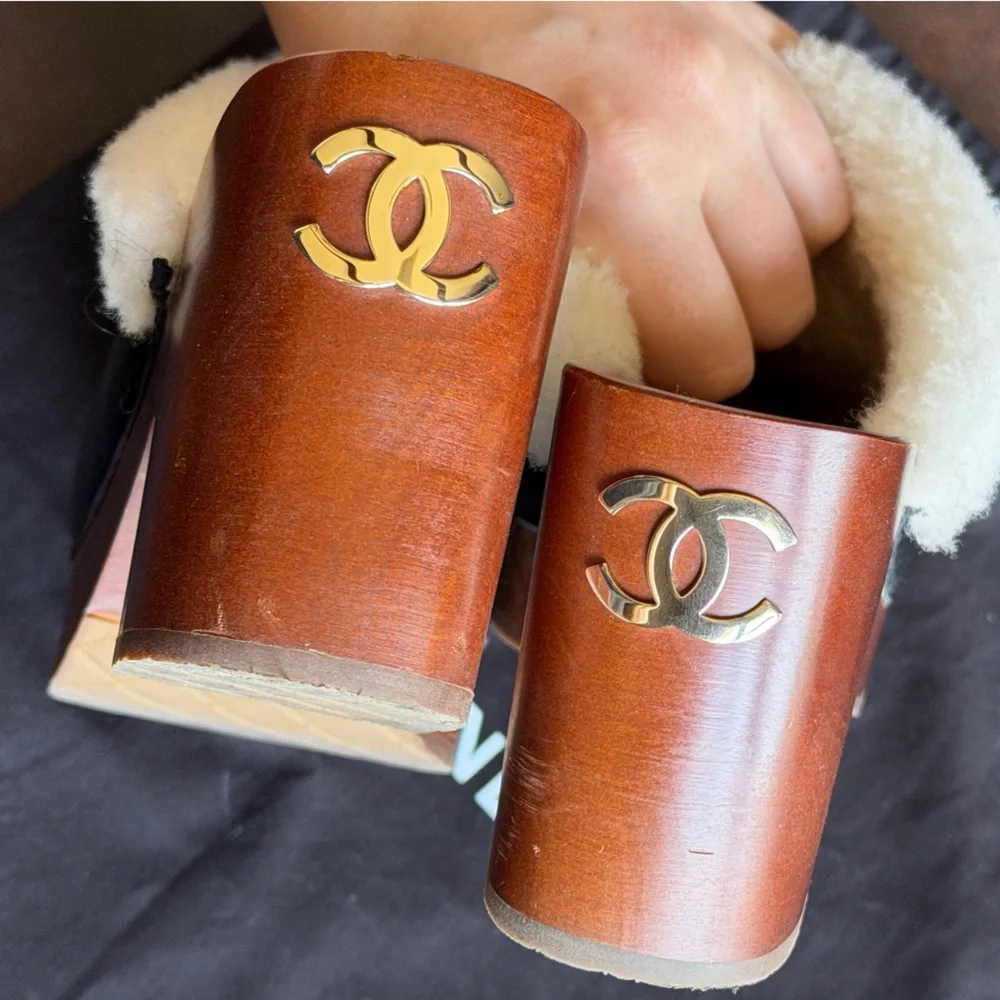 🖤CHANEL🖤Shearling Crinkled Leather Clogs - Picture 13 of 13